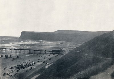 ソルトバーン-崖、ビーチ、桟橋の眺め、1895 作： Unbekannt