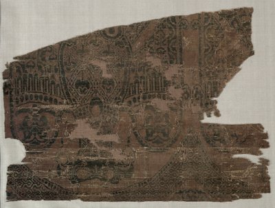 1200-1243年のセントバーナードカルボの墓からの双頭のワシのサミットの破片。 作： Unbekannt