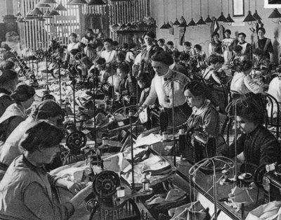 第一次世界大戦、1915年フランクフルトアムマイン全国女性組合の仕立て屋 作： Unbekannt
