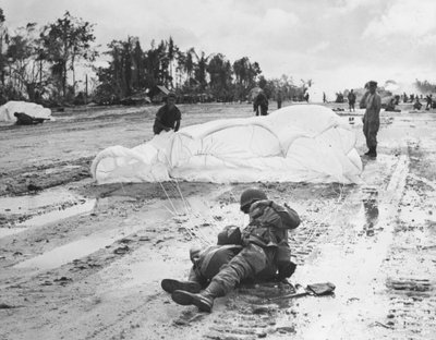 第二次世界大戦（1939-1945） - 第二次世界大戦（WWIIまたはWW2）。ノエムフォール島（Numfor, Numfoor）（太平洋）7月3日 作： Unbekannt