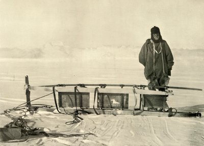 壊れた南部のそり、1908年、1909年に立っているシャクルトン。 作： Unbekannt