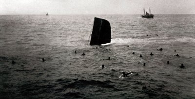 共和国軍潜水艦B6の難破（1936年8月）（モノクロ写真 作： Unbekannt