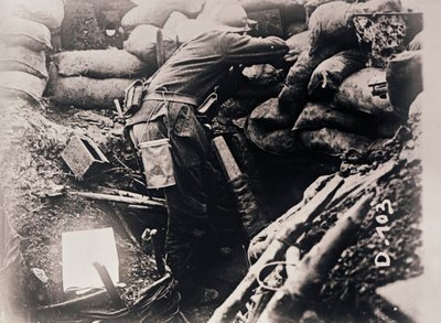 塹壕の兵士、c1914-c1918 作： Unbekannt