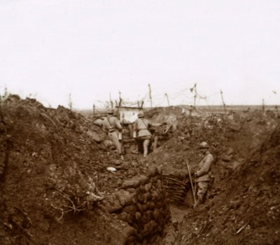 トレンチの兵士、北フランス、マシゲ、c1914-c1918 作： Unbekannt