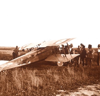 複葉機、ソンム、フランス北部、c1914-c1918を囲む兵士 作： Unbekannt