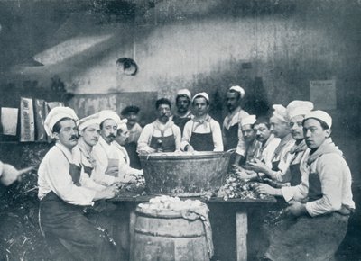 Messagerie Van Gand、c1914でスープを準備する料理人の一部 作： Unbekannt