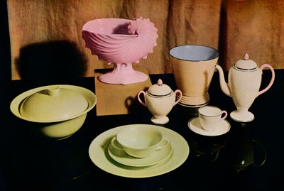 1936年のウェッジウッドエトルリア工場の最新製品の一部 作： Unbekannt