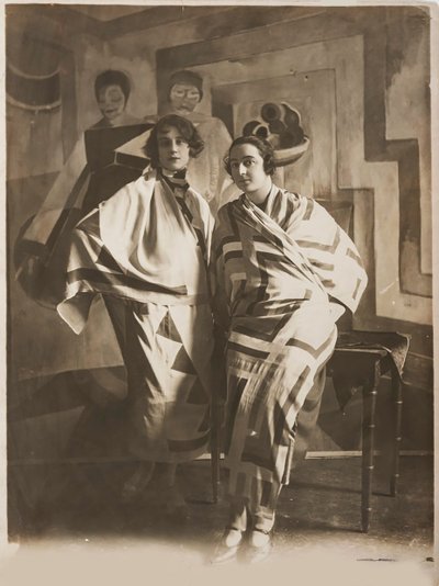 スタジオでのソニア・ドローネ（1924年頃 作： Unbekannt
