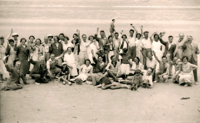 1938年、ジャージーのラプブレンテビーチでのグロスターホテルパーティーのスポーツ日 作： Unbekannt