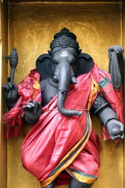 Sri Veeramakaliammanヒンドゥー寺院。ガネーシャは、ガナパティやヴィナヤカとも呼ばれ、ヒンドゥー教のパンテオンの中で最も崇拝されている神の一つである20160818, シンガポール, Singapore 作： Unbekannt