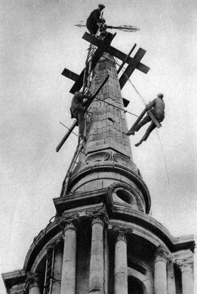 オールセインツ教会の尖塔にある尖塔、ロンドン、ポプラ、1926-1927 作： Unbekannt