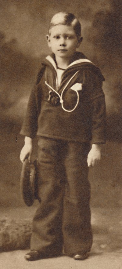 まだセーラー服-6歳のアルバート王子、c1901 1937 作： Unbekannt