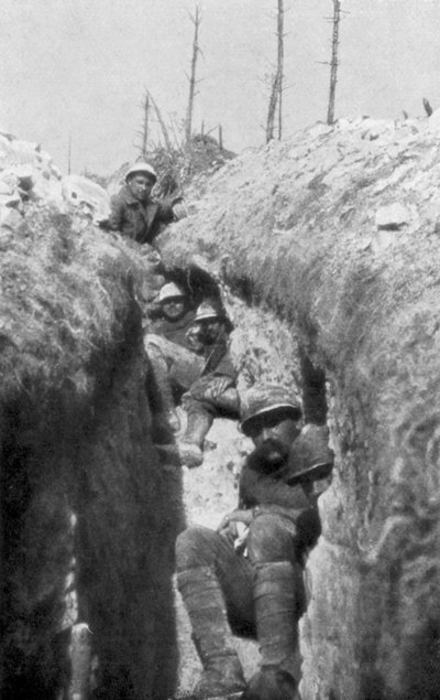 第一次世界大戦、1917年5月20日、コルニエット南部の塹壕の担架担ぎ手 作： Unbekannt