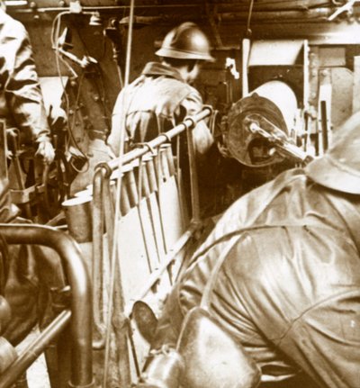 タンク内部、c1914-c1918 作： Unbekannt