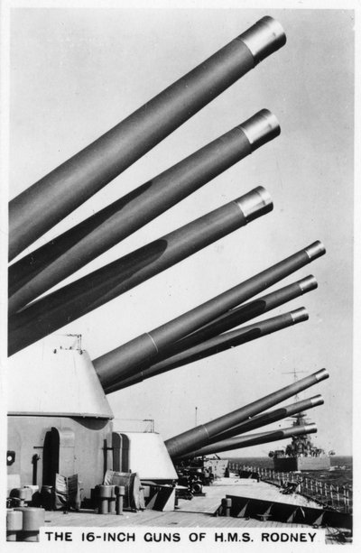 戦艦HMSロドニーの16インチ砲、1937年 作： Unbekannt