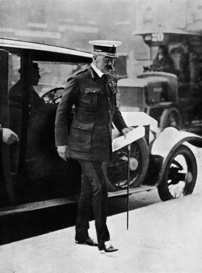 内閣危機：キッチナー卿が1915年に戦争事務所に到着 作： Unbekannt