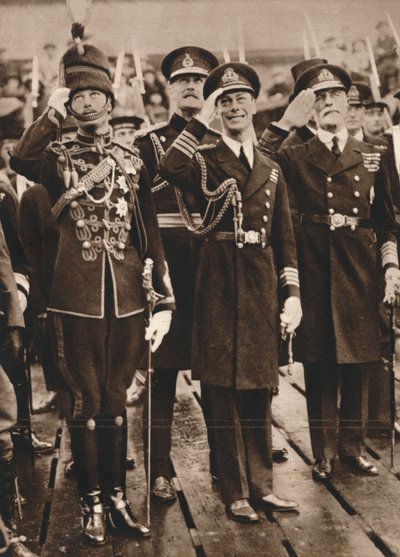1925年ポーツマスでプリンスオブウェールズを迎えたヨーク公とヘンリー王子 作： Unbekannt