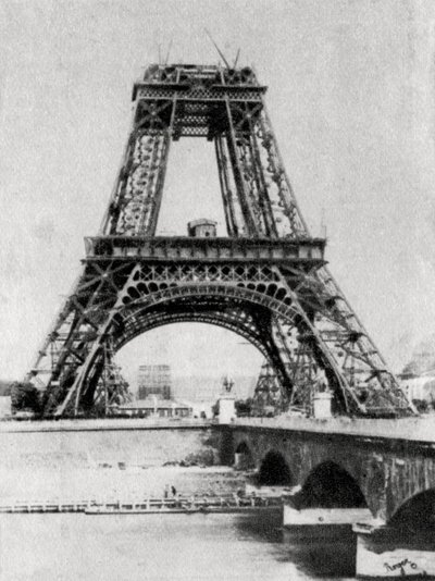 建設中のエッフェル塔、パリ、c1888 作： Unbekannt