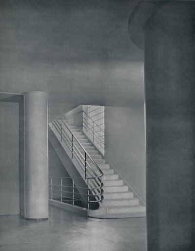 エントランスホールと階段、1942年 作： Unbekannt