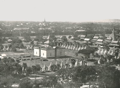百五十の寺院、マンダレー、ビルマ、1895年。 作： Unbekannt