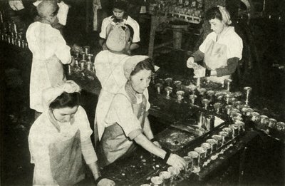 グレートサーモン産業-缶詰部門で働いているインドの女の子、c1948。 作： Unbekannt