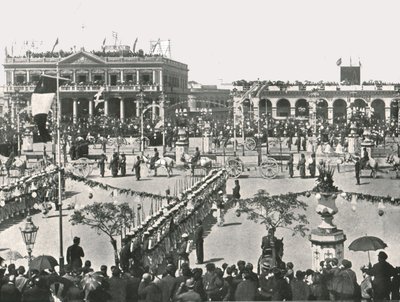 祭日の大広場、モンテビデオ、ウルグアイ、1895年。 作： Unbekannt