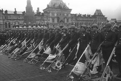 1945年6月24日、モスクワ勝利パレード 作： Unbekannt