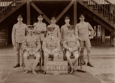 1913年、ビルマのラングーンにある第1ロイヤルミュンスターフジリエのパイオニア。 作： Unbekannt