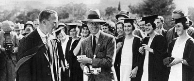 1925年に南アフリカのグラハムズタウンに大学生とプリンスオブウェールズ 作： Unbekannt