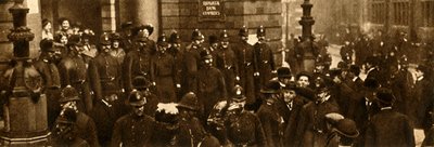 バークベック銀行での実行、1910年、1933年。 作： Unbekannt