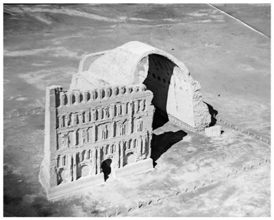 空からのタクイキスラ、イラクのクテシフォン、1926年 作： Unbekannt
