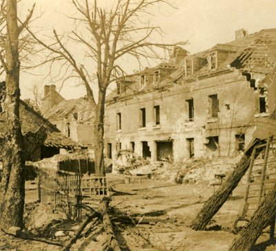 フランス北部、ソワソンのガラス細工、c1914-c1918 作： Unbekannt