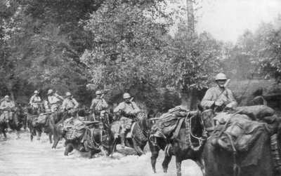 1918年9月2日、フランス、エーヌの乗馬による機関銃ユニットの補給 作： Unbekannt