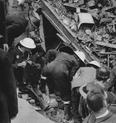 捜索は続く、1941 1942 作： Unbekannt