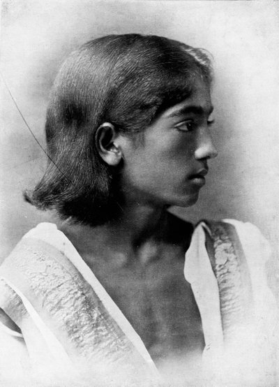これはJ. Krishnamurti、c1911、1911の写真です。 作： Unbekannt