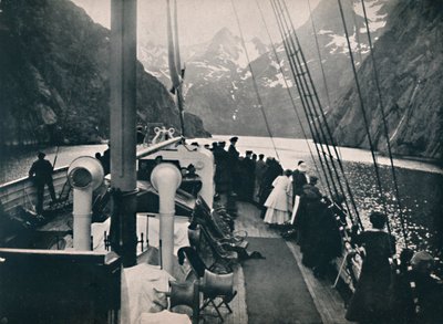 トロールフィヨルドの観光汽船、1914年。 作： Unbekannt