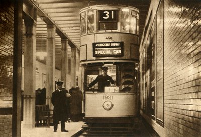 キングスウェイ地下鉄の路面電車、ロンドン、1931年、1933年。 作： Unbekannt