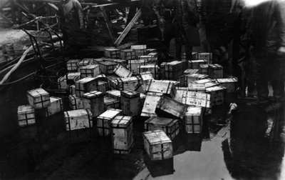 英国の戦艦HMSマラヤでの14,000,000ポンドの地金の輸送、1940 作： Unbekannt