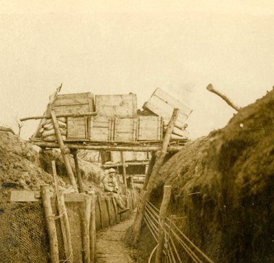 フランス北部のレパージュ近くの塹壕、c1914-c1918。 作： Unbekannt
