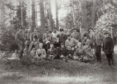 ロシアのビャウォヴィエジャの森で家族と友人と一緒に狩りをする皇帝アレクサンドル3世、1894年 作： Unbekannt