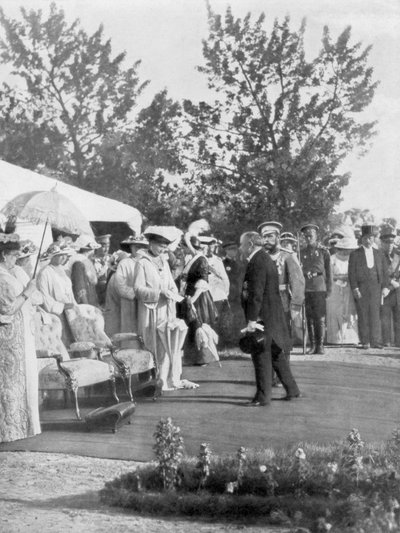 1914年7月22日、フランスのポアンカレ大統領、ロシアのクラスノエセロを訪問したニコラス2世皇帝。 作： Unbekannt