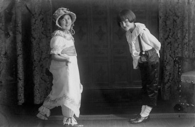 20世紀の2人の子供 作： Unbekannt