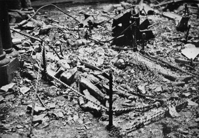 テンプルチャーチのラウンドでの騎士の2つの像、1941年 作： Unbekannt