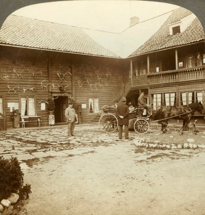 険しいノルウェーのc1905にあるコングスベルグのトナカイの角で飾られたビクトリアホテル。 作： Unbekannt
