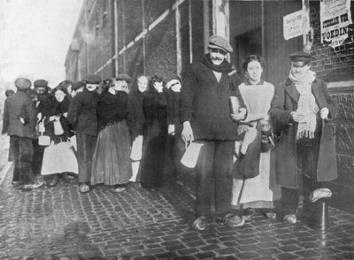 1915年、ブルージュでの配給を待つ 作： Unbekannt