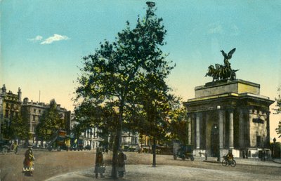 ウェリントンアーチ、グリーンパークへの入り口、ロンドン、1915年。 作： Unbekannt