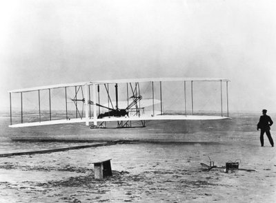 ウィルバーとオービルライト、そして最初の動力飛行、ノースカロライナ、1903年12月17日 作： Unbekannt