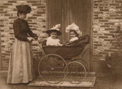 乳母車の女性と子供、1937 作： Unbekannt