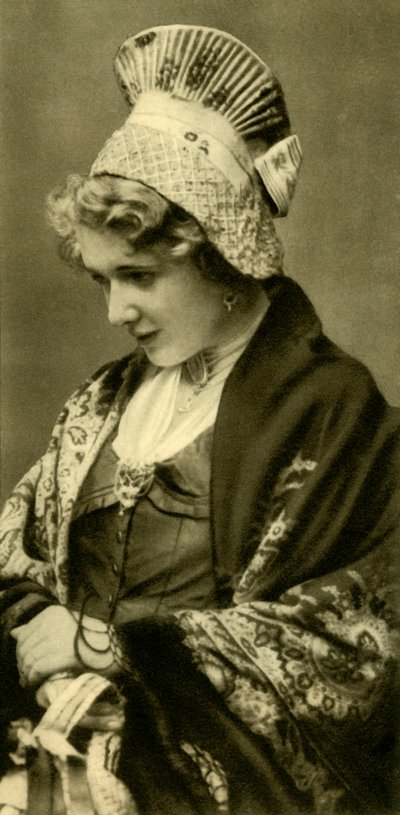 伝統衣装の女性、ロウアーオーストリア、c1935。 作： Unbekannt
