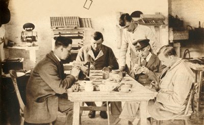 陶芸教室で負傷した兵士...デボン、第一次世界大戦、1914-1918、1933 作： Unbekannt